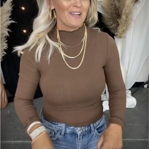 Sand and Charcoal Pomona Ribbed Lettuce Top size M